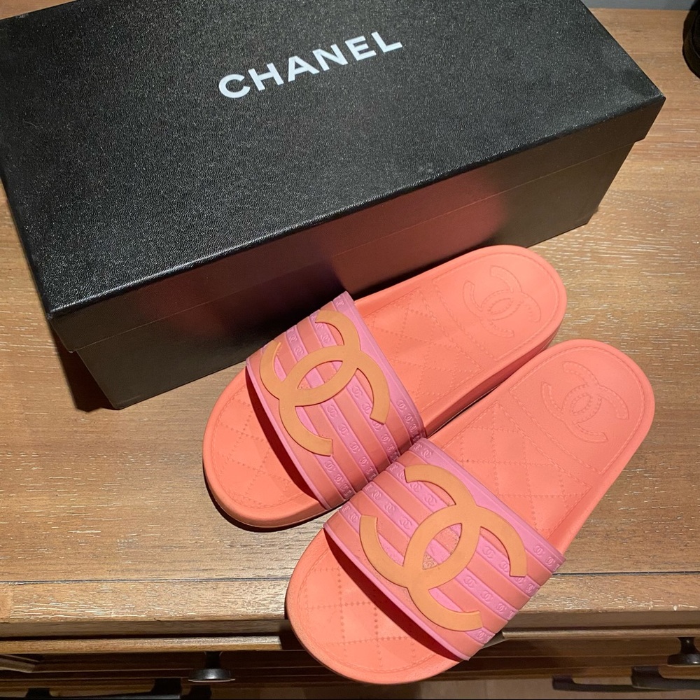 Chanel Orange/Pink Pool Slides size 35 great condition